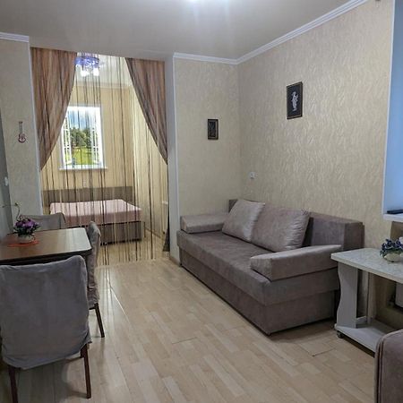 Таунхаус Біля Жд Вокзала Vinnytsia Ngoại thất bức ảnh